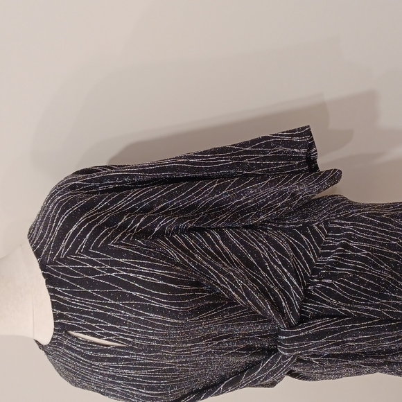 Anne Klein Black & Silver Knit Top NWT- Sz. Med - Picture 7 of 10